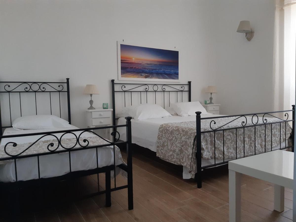Guest House Al Mare チビタベッキア エクステリア 写真