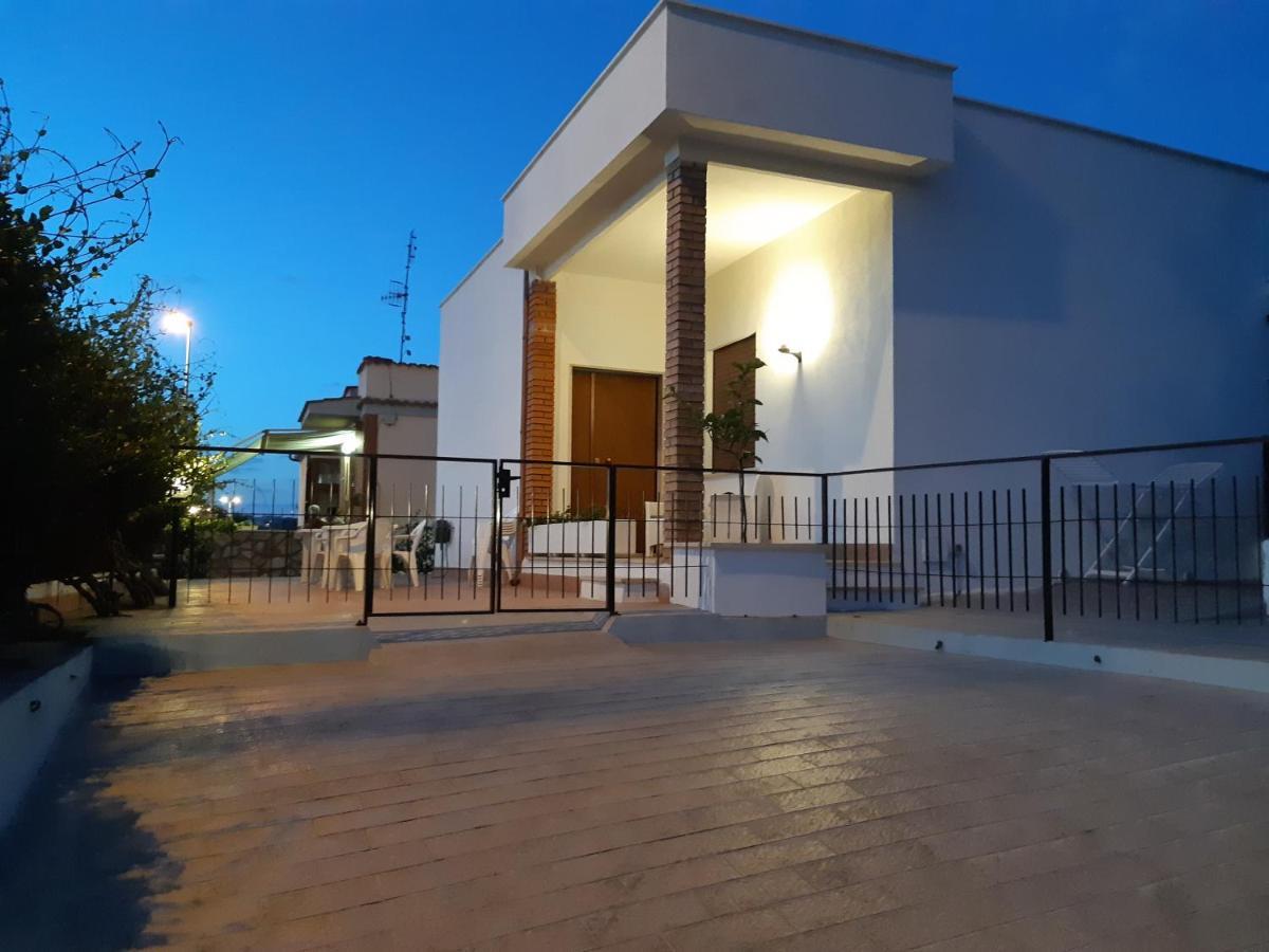 Guest House Al Mare チビタベッキア エクステリア 写真