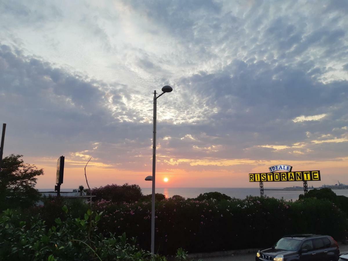 Guest House Al Mare チビタベッキア エクステリア 写真