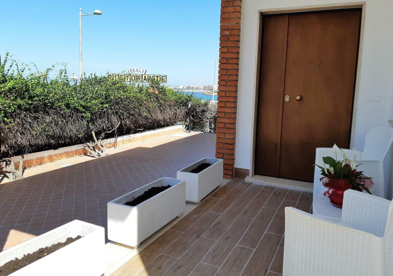 Guest House Al Mare チビタベッキア エクステリア 写真