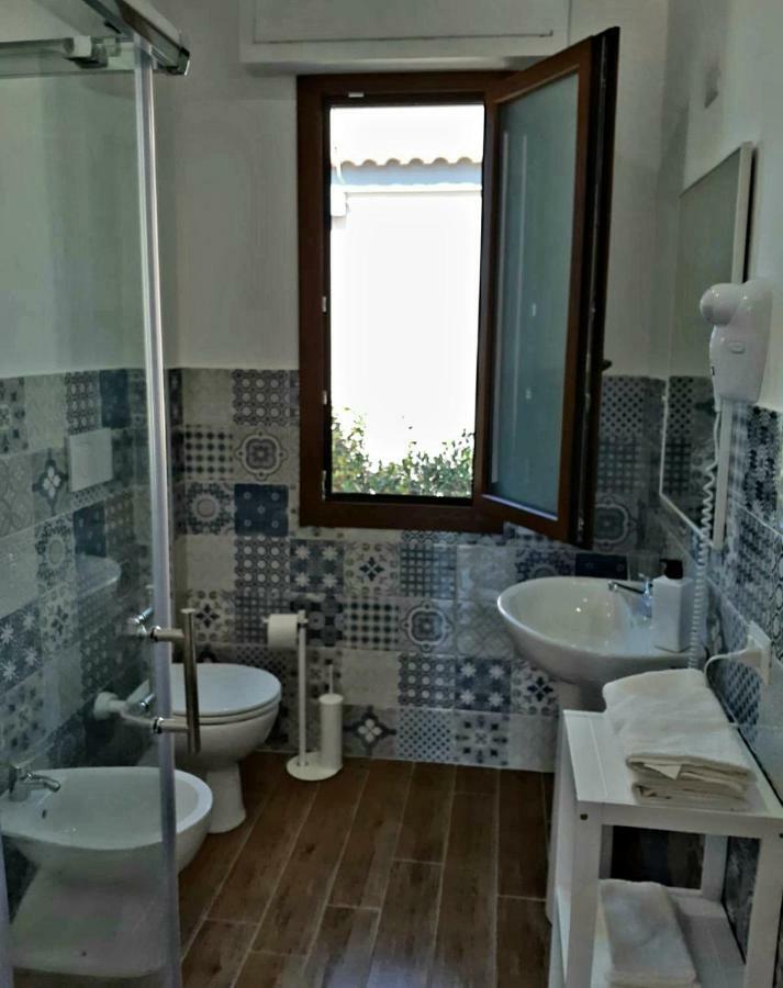 Guest House Al Mare チビタベッキア エクステリア 写真
